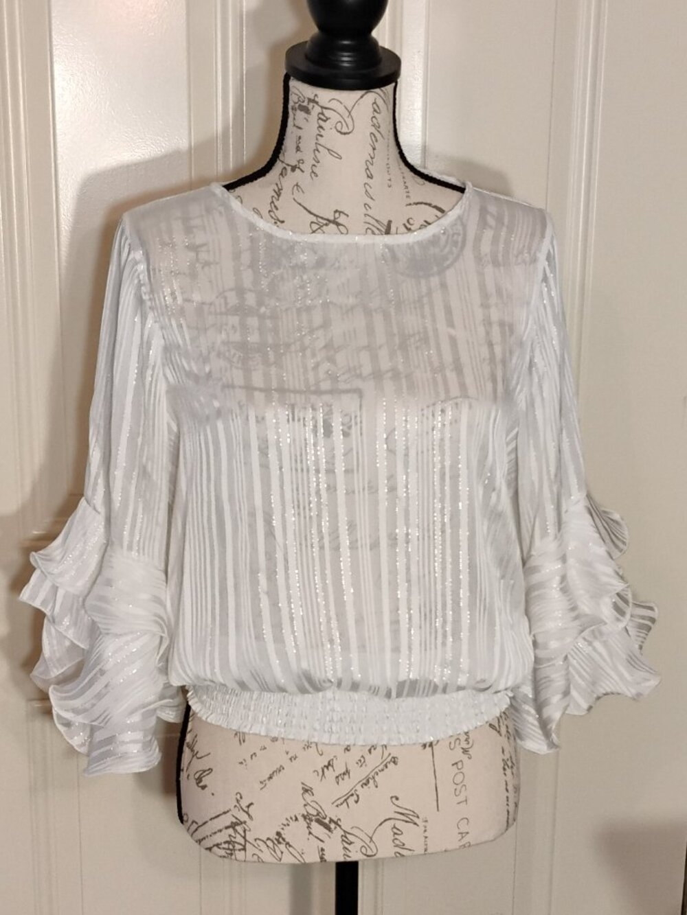 Haute Monde Top Junior Girl Size L Color White and Glitter Silver